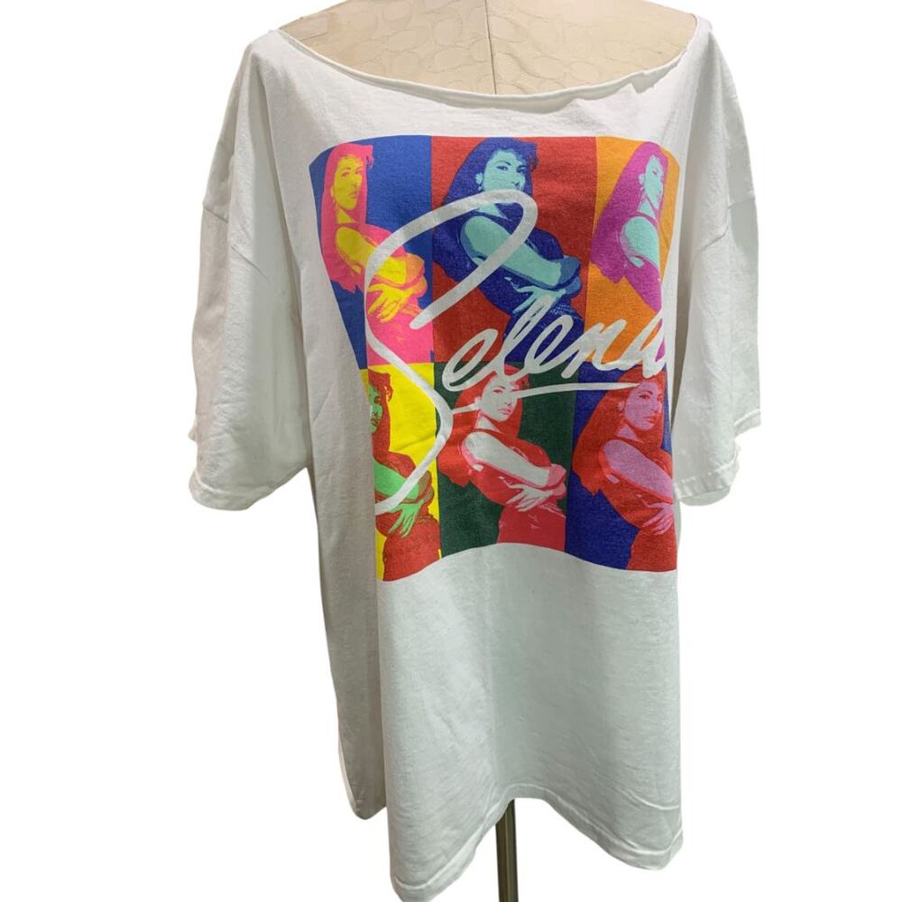Size 3X Selena Womens White Print Graphic Tshirt